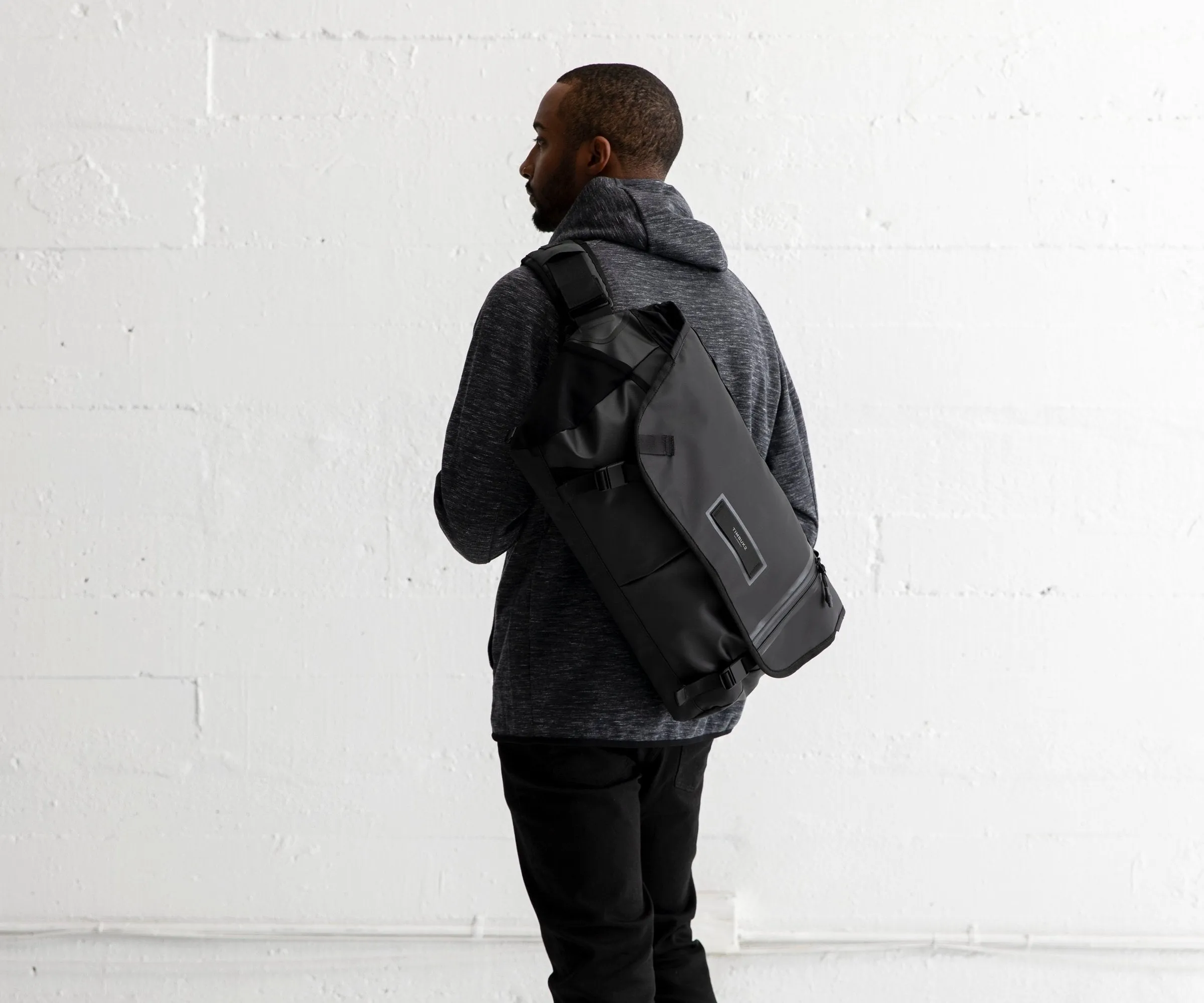 Especial Stash Messenger Bag