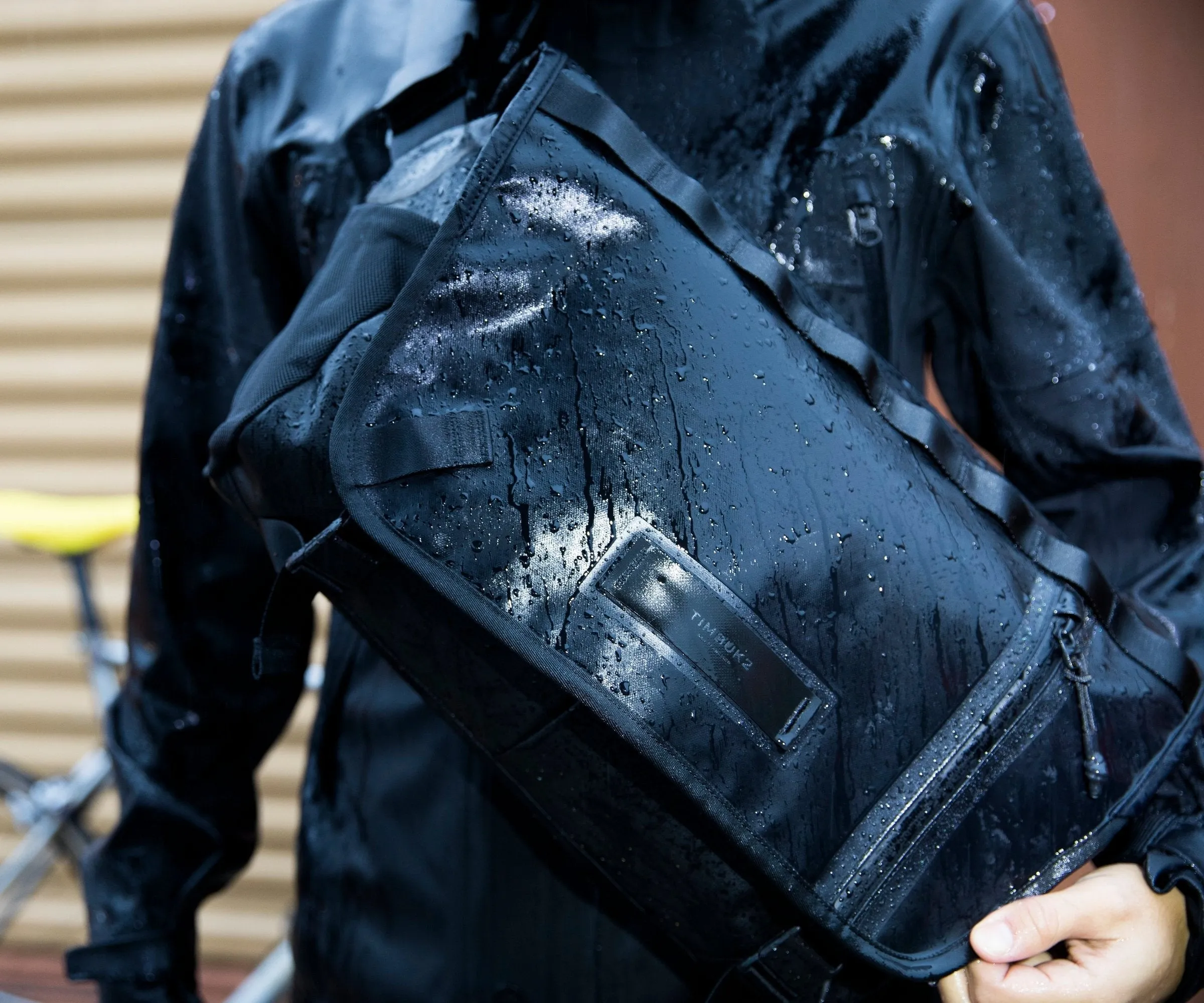 Especial Stash Messenger Bag