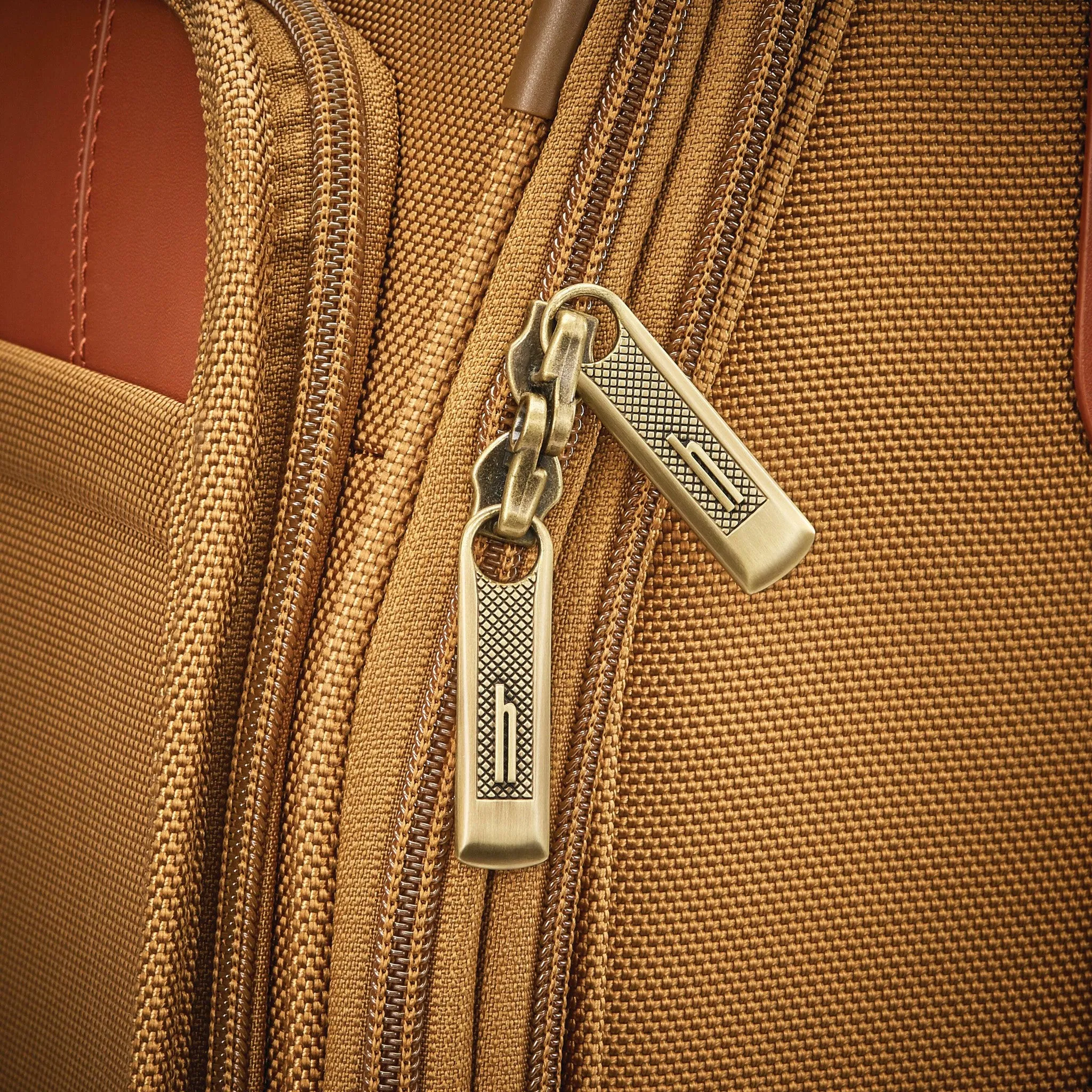 Hartmann Ratio Classic Deluxe 2 Global Carry-On Spinner