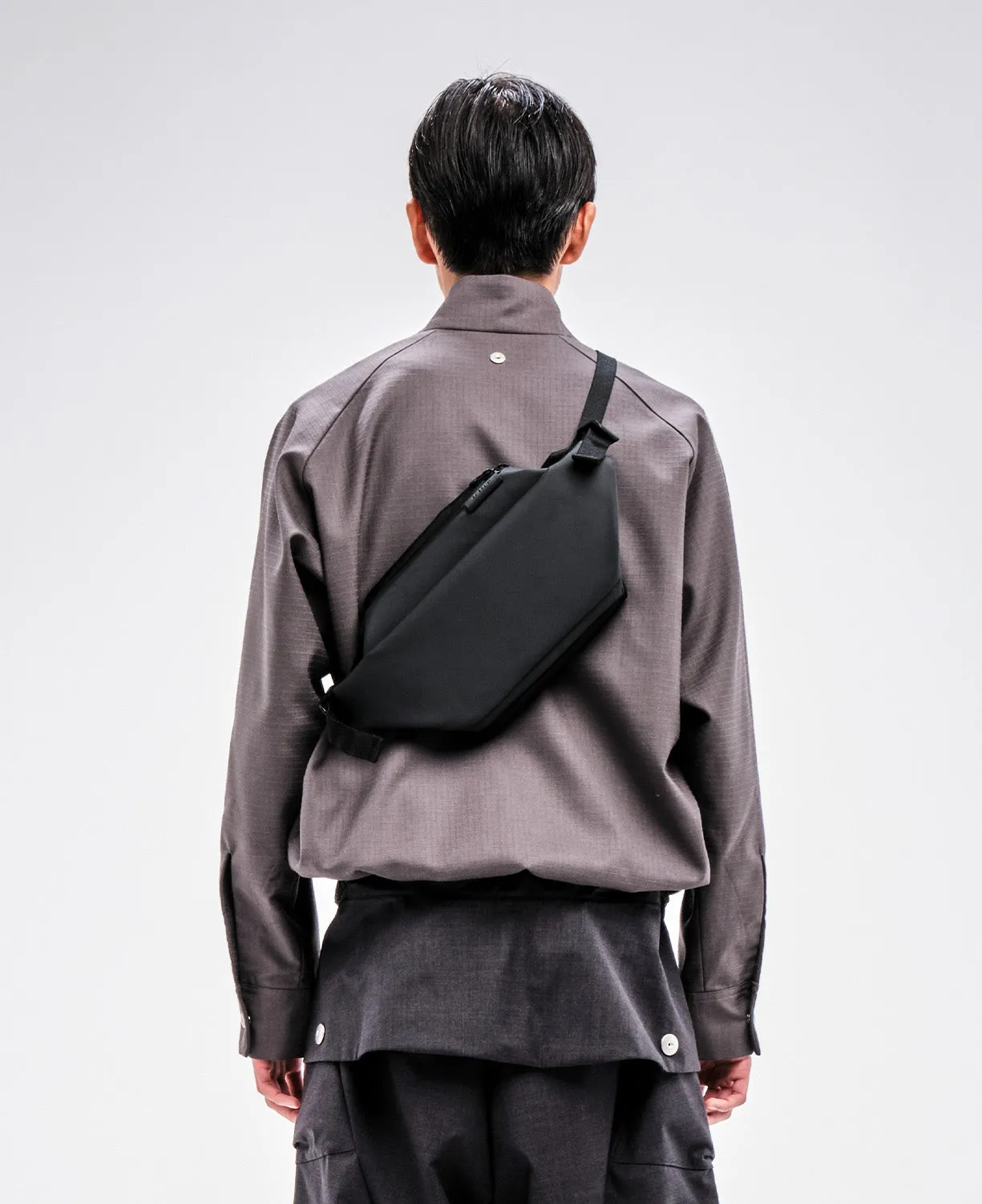 Isarau S Obsidian Black