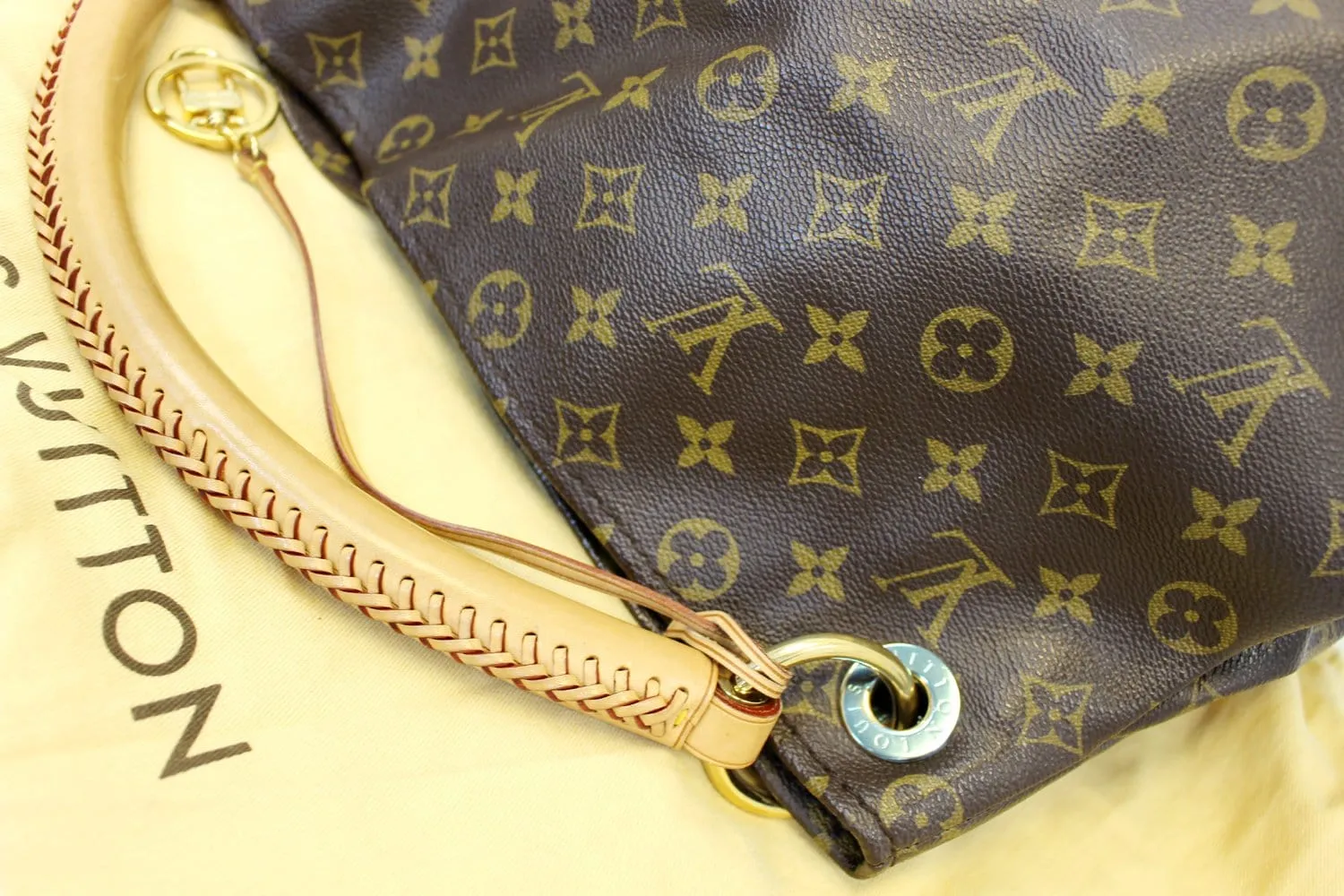 LOUIS VUITTON Artsy MM Monogram Canvas Hobo Brown Shoulder Bag