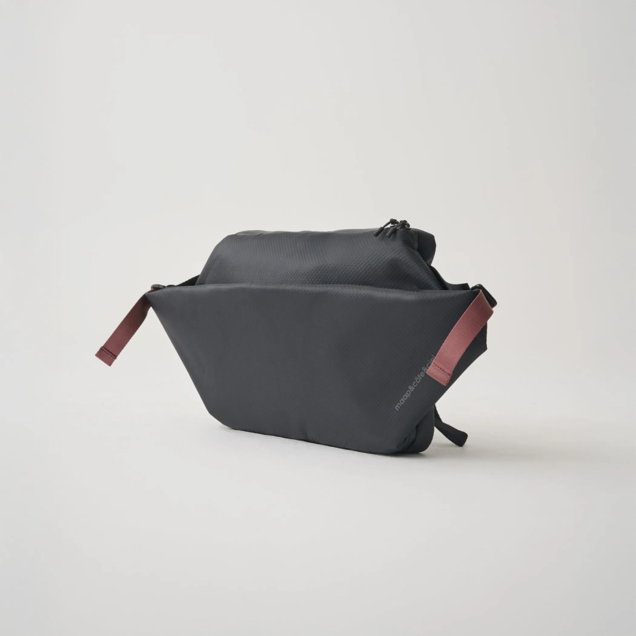 MAAP maap&côte&ciel Isarau Messenger - Black