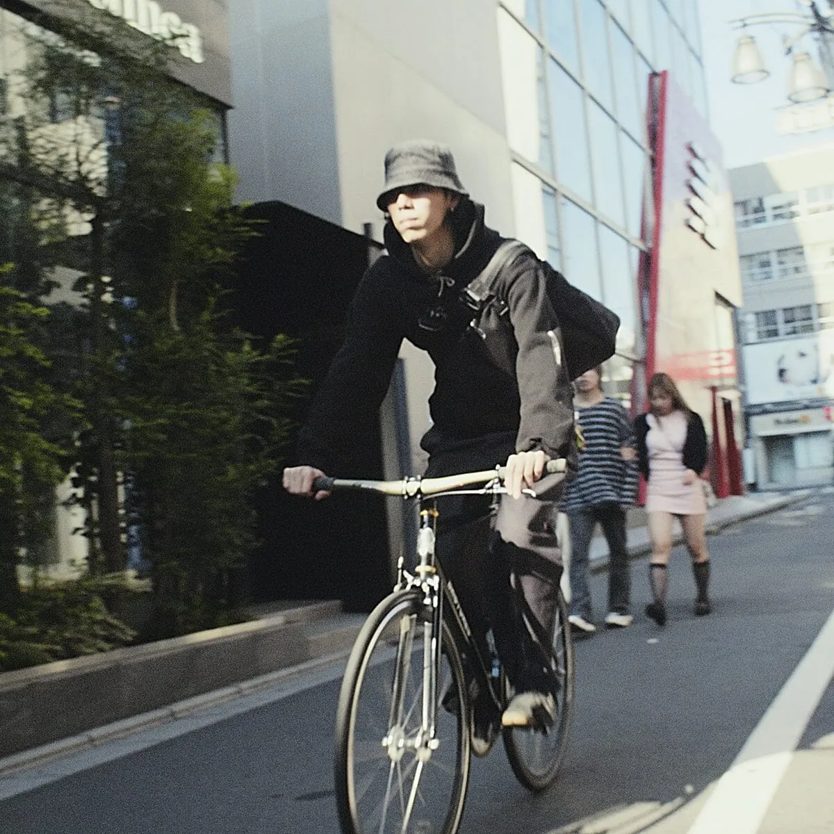 MIDTOWN 20L MESSENGER