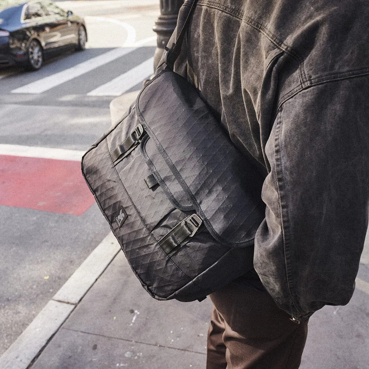MIDTOWN 20L MESSENGER