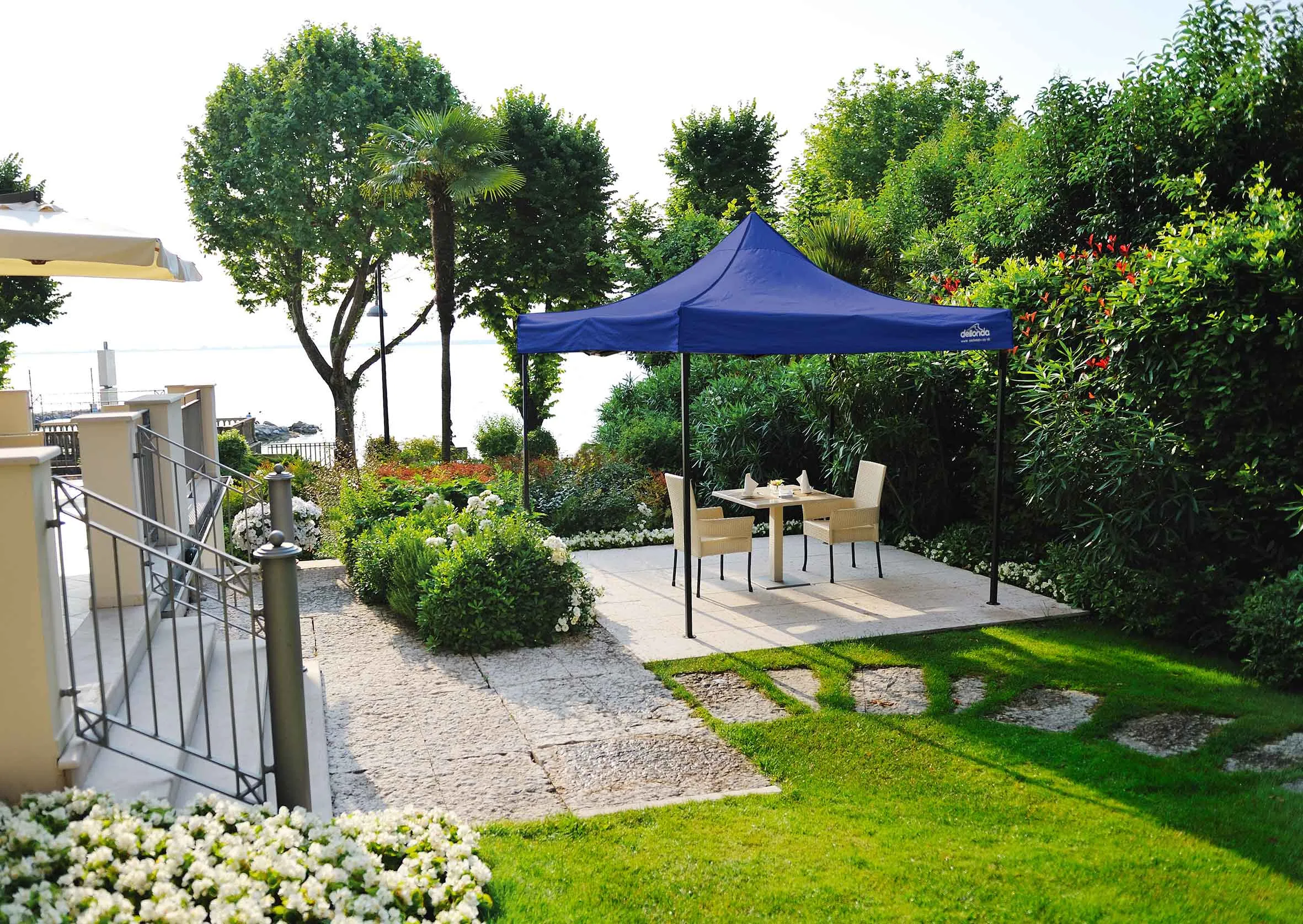 Premium 2x2m Pop-Up Gazebo & Side Walls, Water Resistant with Carry Bag, Stakes & Weight Bags - Blue - DG161