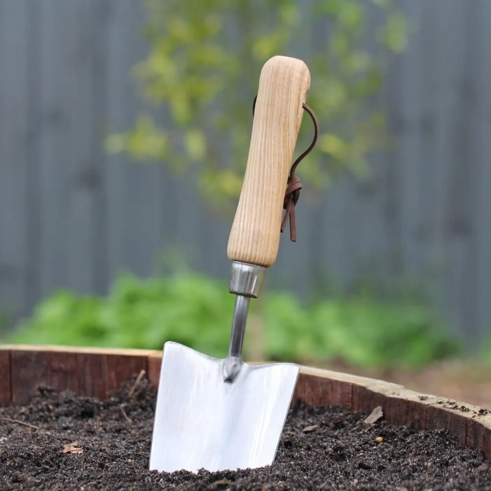 Stainless Steel Traditional Wide Blade Trowel for Multi-Use Garden Jobs