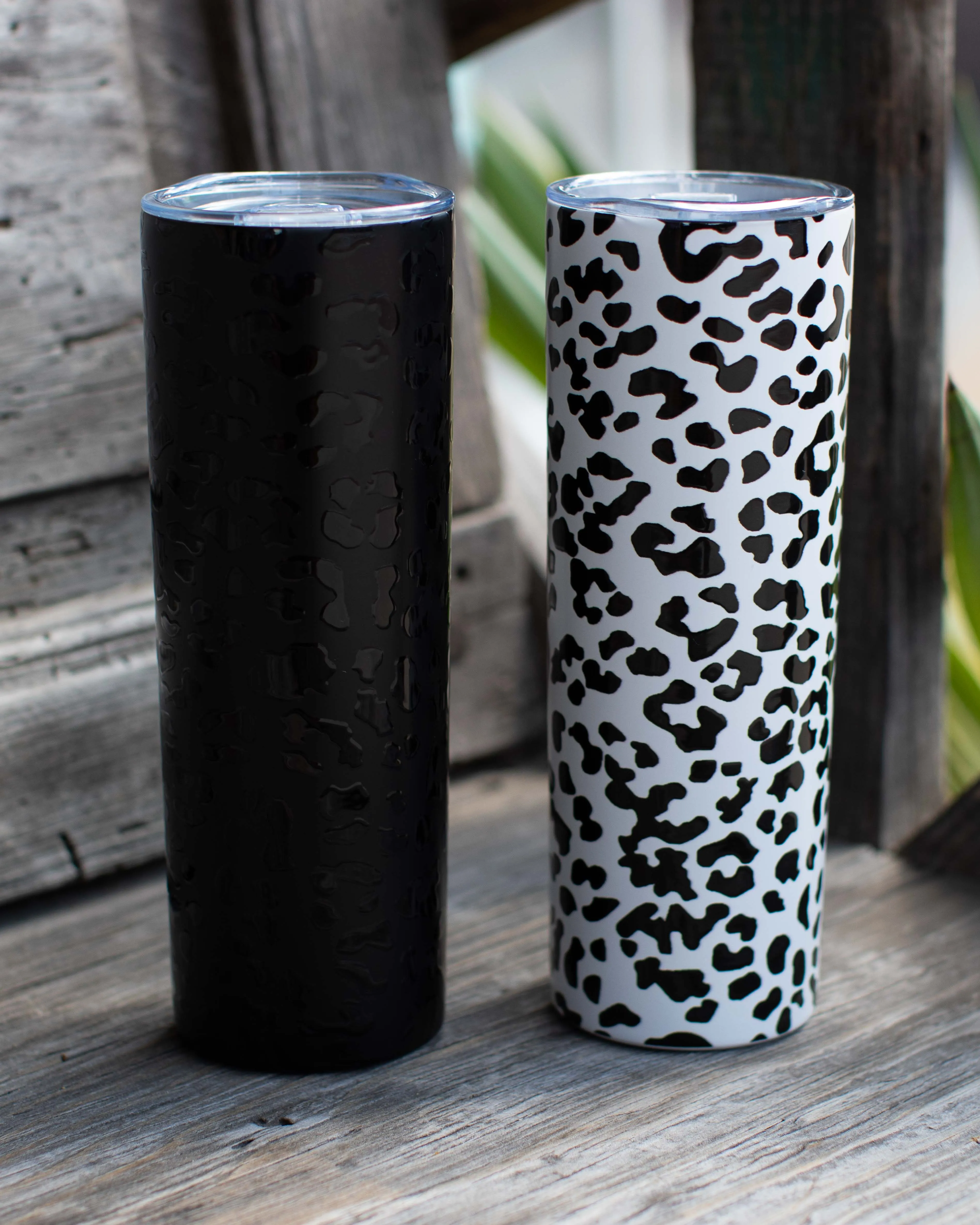 STAINLESS STEELE RAISED LEOPARD TUMBLER WITH SLIDE TOP 20 oz - 2 COLORS