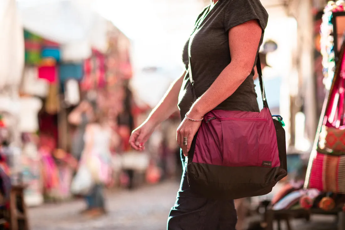 Travel trekking compact messenger bag - TRAVEL 15L